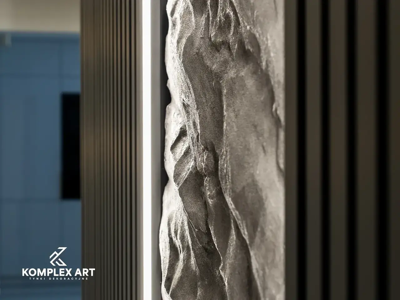 Efekt skały na ścianie wnętrza, realizacja Komplex Art